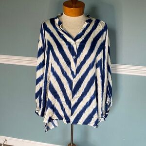 Italian viscous blouse. Satin pop over, tie dye chevron loose fit Sz S/M